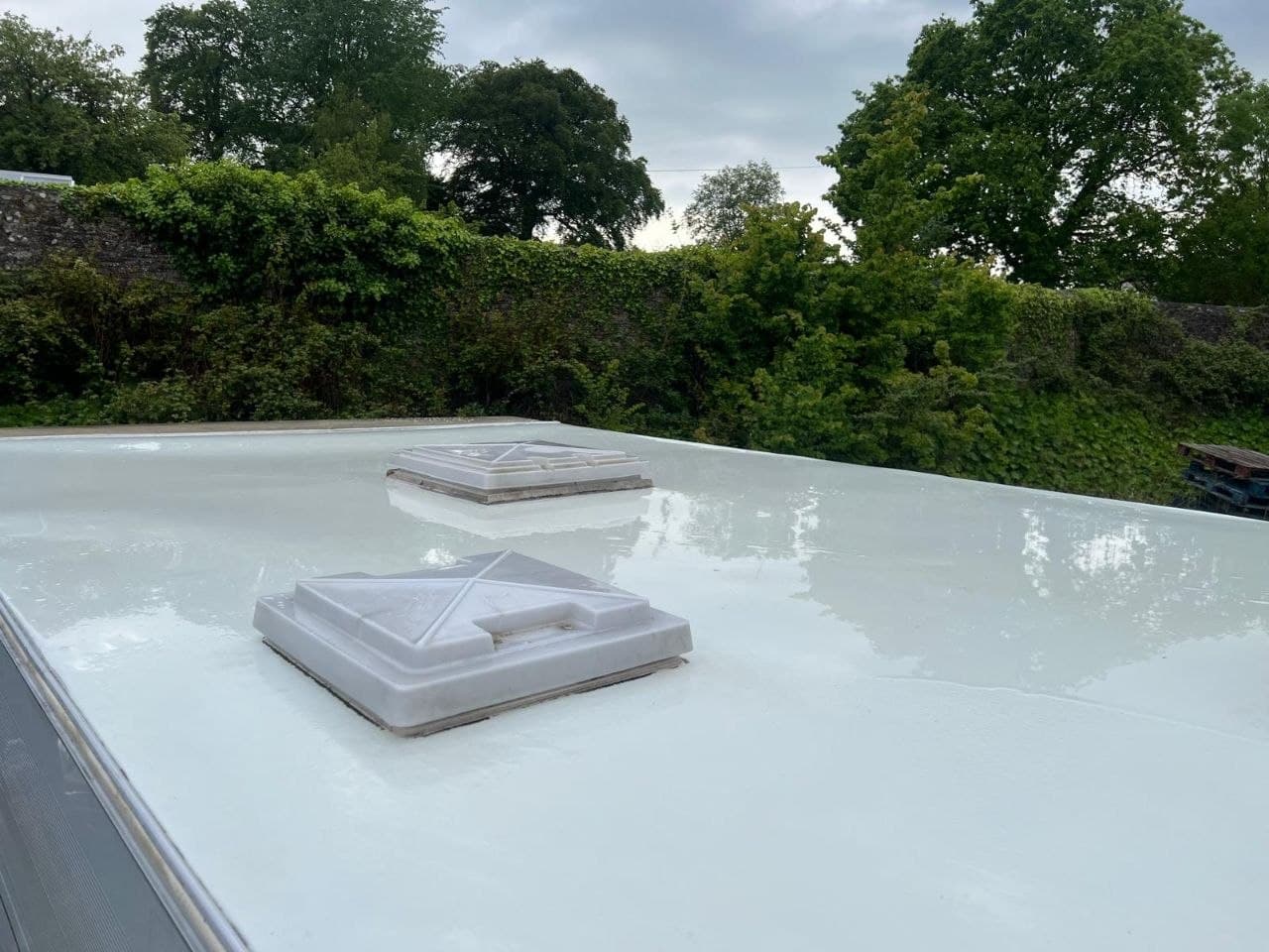 Caravan roof after cleaning, bright white and spotless